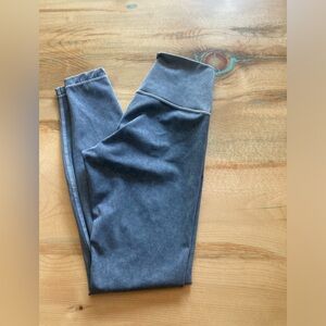 Lululemon leggings size 6.